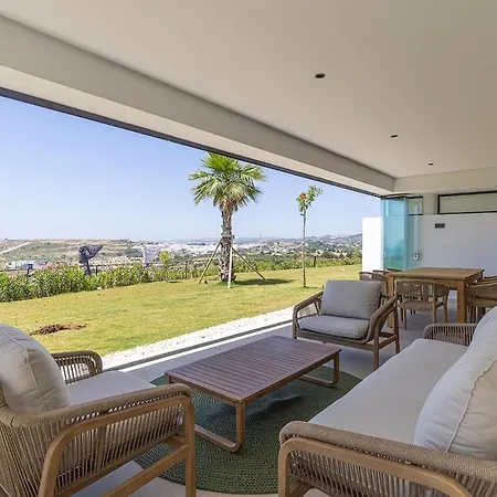 Lejlighed Four Bedroom, Sea View At Hills Estepona