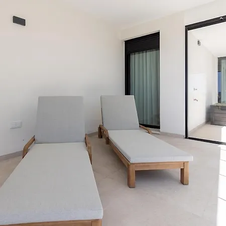 Four Bedroom, Sea View At Hills *