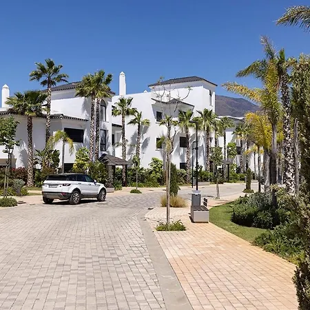 Four Bedroom, Sea View At Hills *